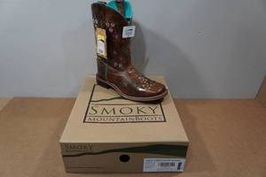lot 168 image: Smoky Mountain Boots - Youth Size 5