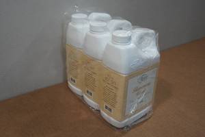 lot 183 image: 3 Tyler Candle Co Glamorous Laundry Detergent - 32oz
