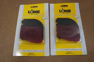 lot 198 image: 2 Lodge Cast Iron Scraper Combo Sets