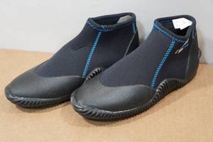 lot 228 image: Cressi Ibiza 3mm Diving Boots - Size 5