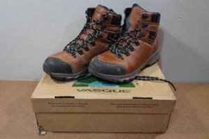 lot 243 image: Vasque Womens St Elias FG GTX Hiking Boots - Size 10