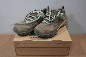 lot 244 image: Vasque Womens Talus AT Low UltraDry Hiking Boots - Size 8