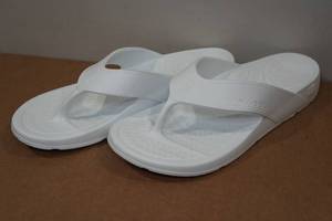 lot 254 image: Nuusol Unisex Rubber Sandals - Mens 10, Womens 11, White