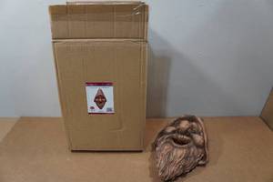 lot 259 image: Harry Tree Face Bird House