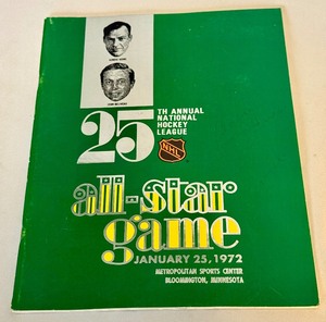 lot 37 image: Bobby Hull and Gary Uge Signed 1972 NHL Hockey All-Star Game Program