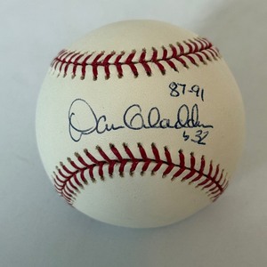 lot 75 image: Dan Gladden Signed Baseball OMLB Rawlings Selig Ball Minnesota Twins