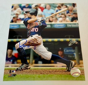 lot 56 image: Brian Dozier Signed 8x10 Photo Minnesota Twins Baseball