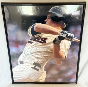 lot 78 image: Michael Cuddyer Signed Photo Minnesota Twins Baseball