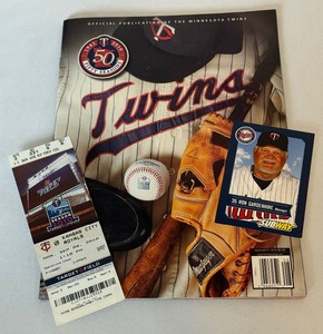 lot 121 image: Jim Thome 585th HR Game Program and Ticker September 6, 2010 Minnesota Twins Baseball