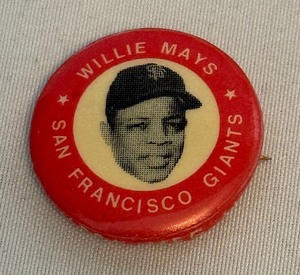 lot 132 image: Willie Mays Vintage San Francisco Giants Baseball Pin
