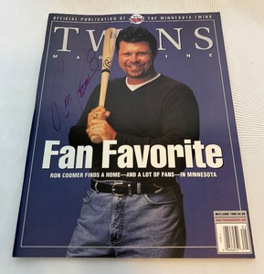 lot 79A image: Ron Coomer Signed 1999 Minnesota Twins Baseball Magazine