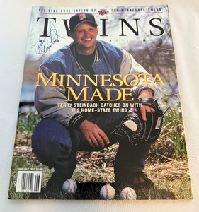 lot 81A image: Terry Steinbach Signed 1997 Minnesota Twins Baseball Magazine