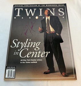 lot 88A image: Torii Hunter Signed 2002 Minnesota Twins Baseball Magazine