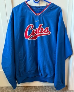 lot 202A image: Chicago Cubs Size XL Retro Nike Windbreaker Jacket