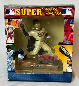 lot 204 image: Brad Radke Super Sports Heroes Minnesota Twins Baseball Figure