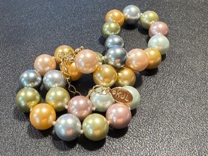 lot 18H image: Faux Kenneth Jay Lane Multi-color Pearl Necklace, Adjustable 18-21 Inches