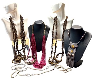 lot 27H image: Variety of Fashion Jewelry Including 5 Strands of Chip Beaded Tigers Eye Necklace