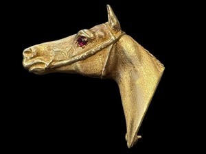 lot 2J image: 14k Gold Horse Head Brooch with Ruby Detail