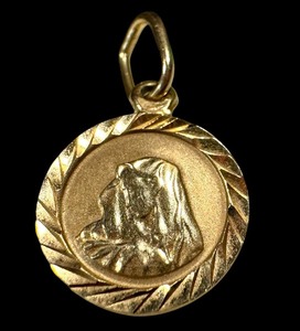 lot 17N image: Vintage 14K Gold Virgin Mary Pendant