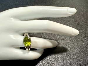 lot 20J image: Sterling Silver Peridot Ring Size 7.5 by Ben Kho