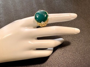 lot 24J image: Vintage Size 8 Sterling Silver, 18k Gold, and Bronze Ring with Green Chalcedony Stone