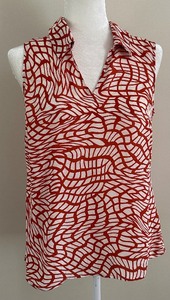 lot 60 image: Cabi Sleeveless Rust and White Abstract Pattern Blouse