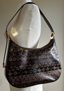 lot 47 image: Vintage Vera Pelle Talia Italian Genuine Leather Shoulder Bag with Ornate Pattern Hand-Crafted in Italy
