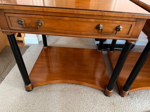 lot 13 image: Heritage Wooden End Table With Drawer