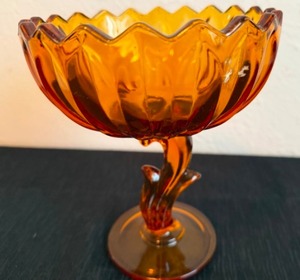 lot 23 image: Mid Century Modern Indiana 1960 Amber Glass Dish