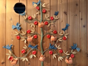 lot 1 image: Metal Mexican Tree of Life Hanging with Apples, Birds, Leaves