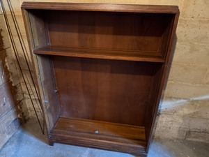 lot 52 image: Practical Wooden Bookcase with 2 Adjustable Shelves