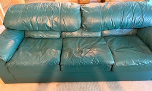 lot 27 image: Comfortable Leather Sofa by Fairmont Collection