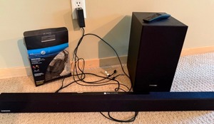 lot 58 image: Samsung Sound Bar & Sub Woofer & Pair of Headphones