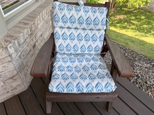 lot 75 image: Outdoor Wooden Chair