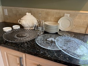 lot 54A image: Stunning White & Crystal Set