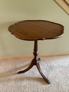 lot 47 image: Pie Crust Vintage Occassional Table