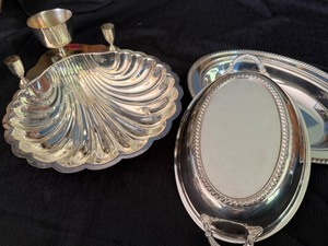 lot 68 image: Silver Plated Shell Serving Piece from FB Rogers Silver Co & Covered Server