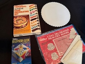lot 76 image: Wilton Cake Decorating Set