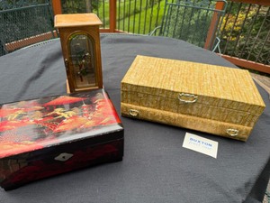 lot 32 image: Lady Buxton, Centurion and Japanese Jewelry Cases