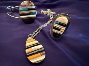 lot 23 image: Stone Piece Jewelry Set Made in the Philippines
