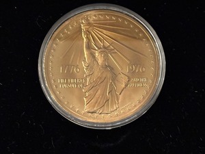 lot 65 image: 1976 Bicentennial Medal