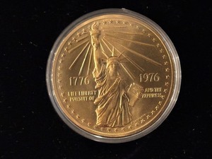lot 97 image: 1976 Bicentennial Medal