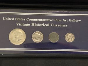 lot 104 image: Vintage Historical Currency Set