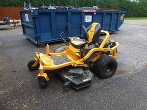 lot 4 image: Cub Cadet ZT154 Zero Turn mower