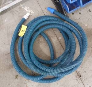 lot 10 image: Pool hose
