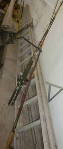 lot 12 image: 40 ft long aluminum extension ladder