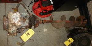 lot 35 image: Eskimo 3hp gas ice auger