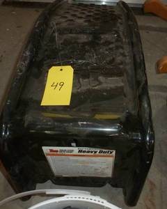 lot 49 image: Two car ramps
