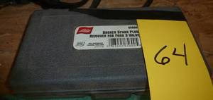 lot 64 image: Broken spark plug remover kit