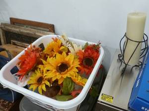 lot 94 image: Basket full of painted jars with flowers and candle